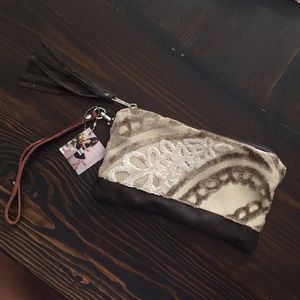 Midi Queen NWT Wristlet Clutch Leather And Fabric